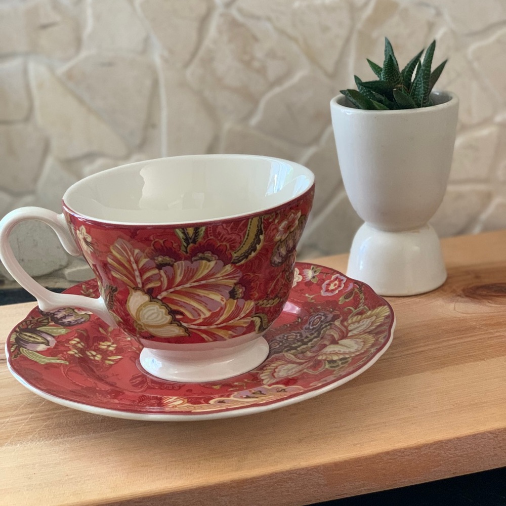 222 FIFTH | Fine Bone China Cup & Saucer | Gabrielle Red Pattern